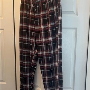 Preswick & Moore Men's Red and Black Plaid Joggers